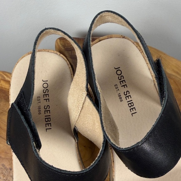 NWOT Black Sandals - Picture 2 of 6